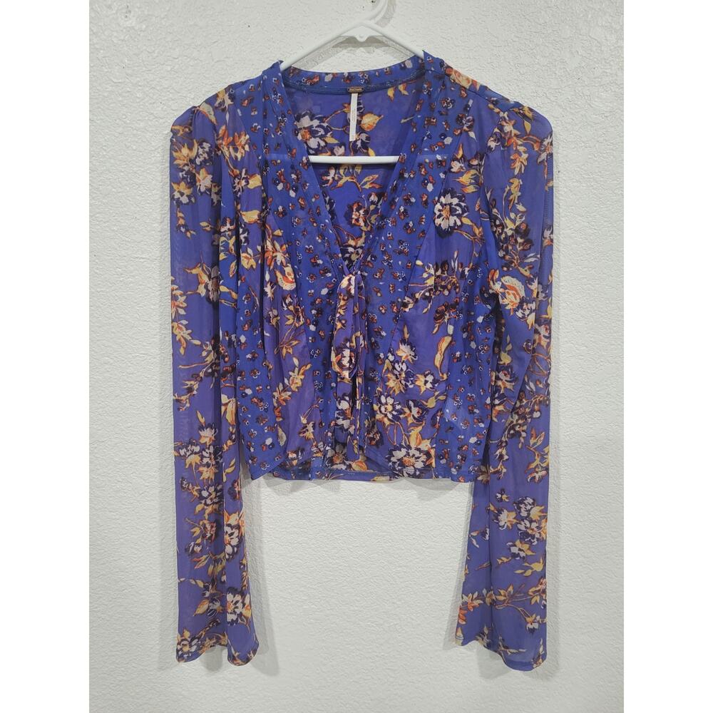 Free People Long Sleeve Floral Top size Small Buttons on Front Blue #14